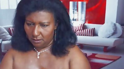 Alexis Fawx ja Angela White ihkavad kiisu lakkumist ja teevad seda